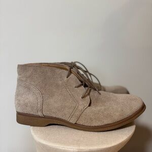 FRANCO SARTO Tan Suede Booties (US 8)